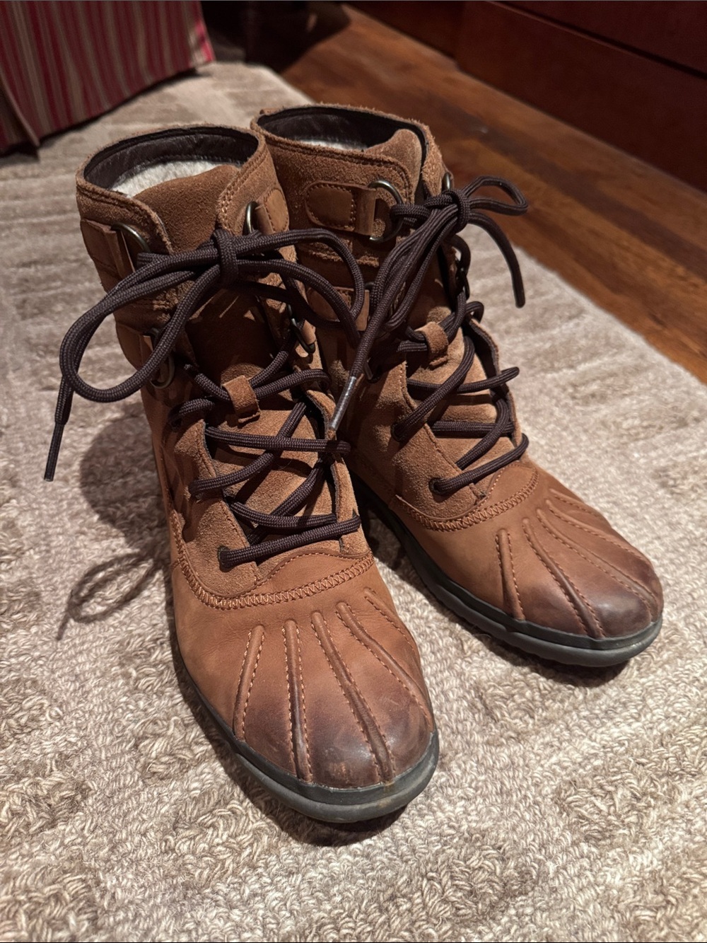 UGG Women’s Brown Lace-Up Waterproof Winter Boots